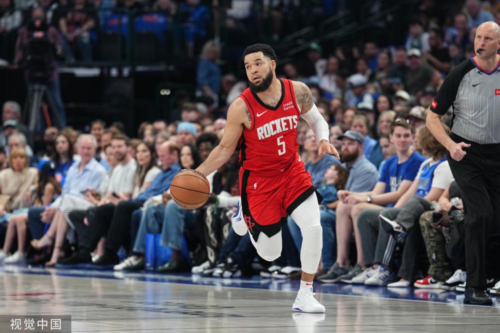 体育意甲：AC米兰4-0那不勒斯 升至第三